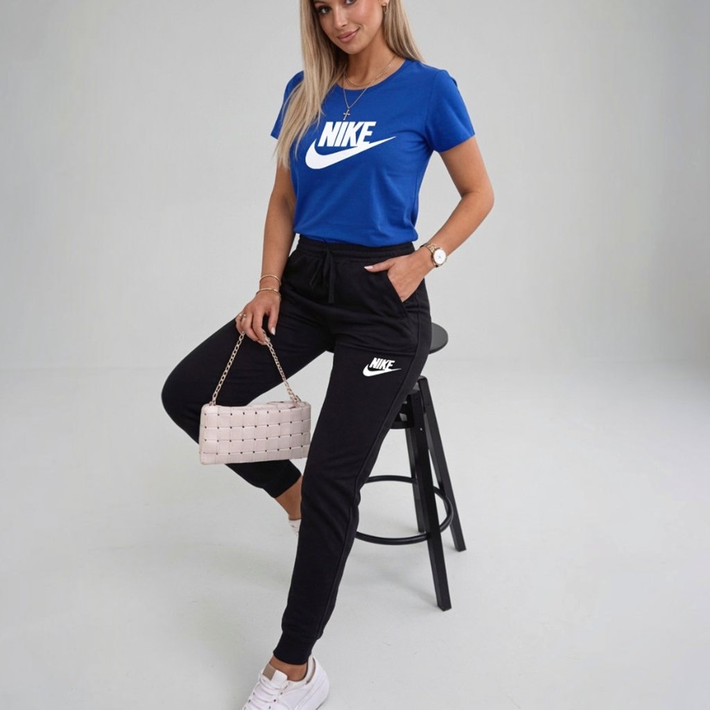 Damski komplet sportowy Nike