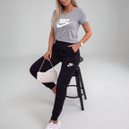 Damski komplet sportowy Nike